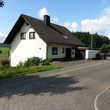 アパート Haus Weitblick メーデバッハ